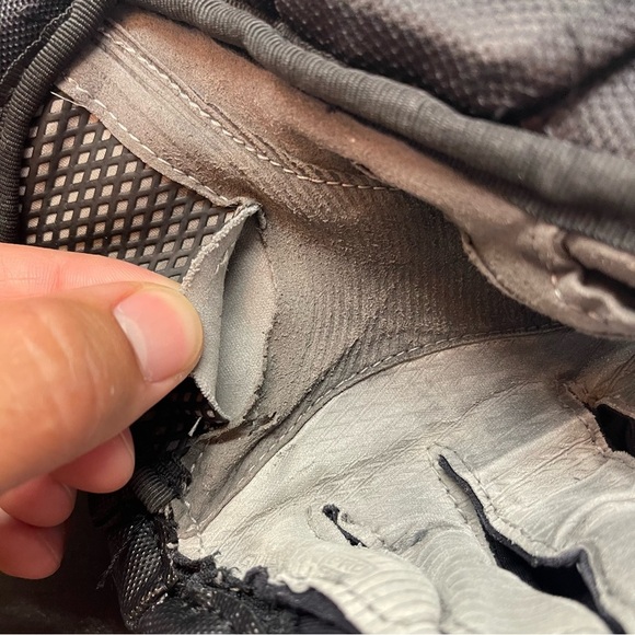 Bauer Vapor 1X Lite 13” Hockey Gloves Free Flex - Black - Picture 6 of 11